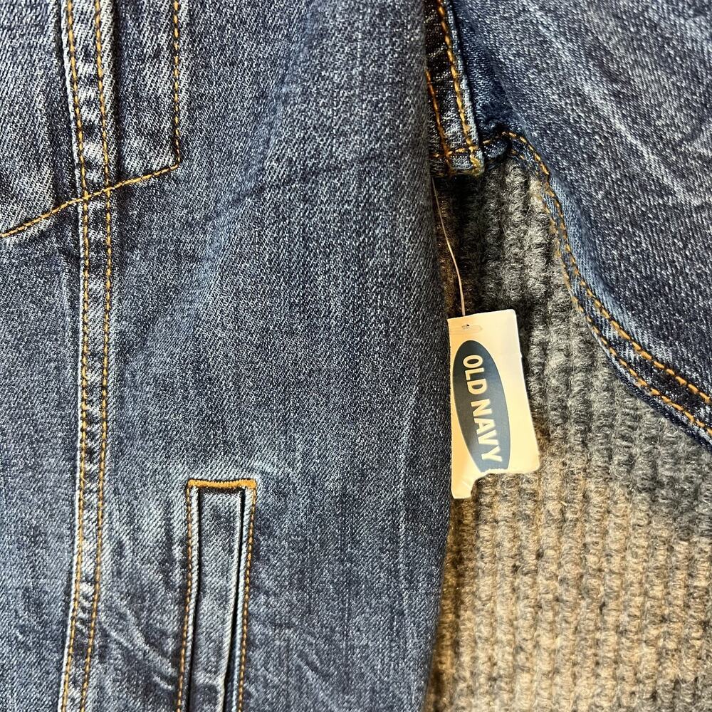 Old Navy Womens Classic Denim Trucker Jacket Size Medium Blue Button Up New - Picture 6 of 10